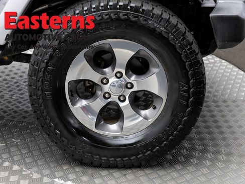 Used 2017 Jeep Wrangler Unlimited Sahara w/ Max Tow Package AWD/4WD image 33