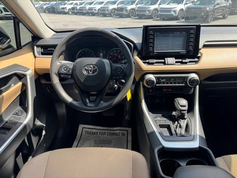 Used 2020 Toyota RAV4 LE FWD image 12