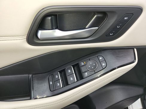 Certified 2023 Nissan Rogue SL w/ SL Premium Package image 31