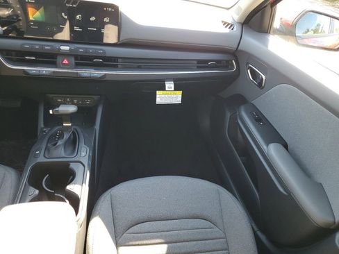 Used 2025 Kia K4 EX FWD image 25