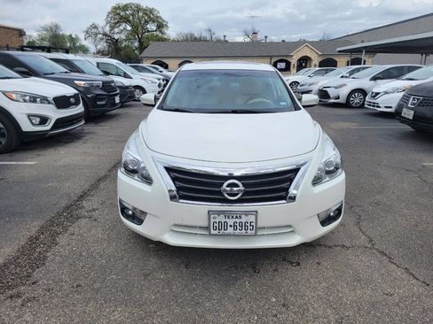Used 2015 Nissan Altima 2.5 SL w/ Technology Package FWD image 2