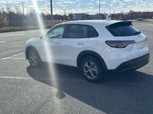 New 2026 Honda HR-V LX image 8