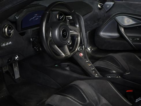 Used 2020 McLaren 720S Spider image 19