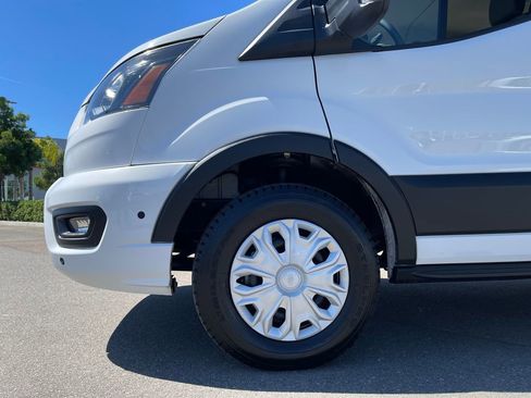 Used 2025 Ford Transit 350 XLT image 11