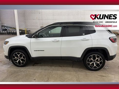 Used 2025 Jeep Compass Limited image 10