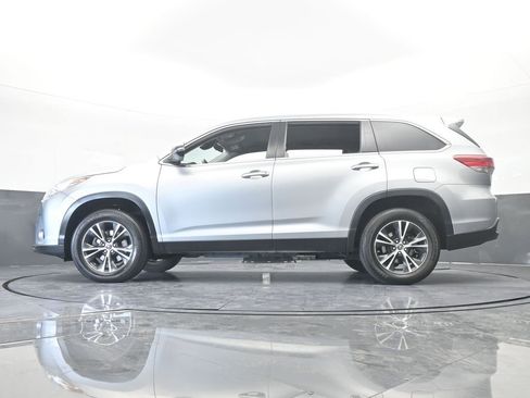 Used 2019 Toyota Highlander LE image 54