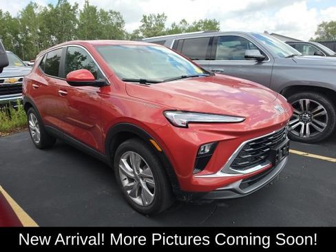 Used 2024 Buick Encore GX Preferred w/ Comfort Package AWD/4WD image 1