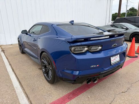 Used 2019 Chevrolet Camaro ZL1 RWD image 4