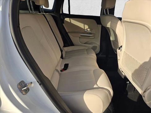 Certified 2025 Mercedes-Benz GLA 250 image 18