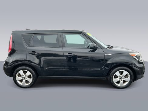 Used 2018 Kia Soul image 2