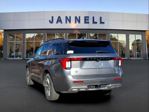 New 2026 Ford Explorer Active w/ Active Comfort Package image 4