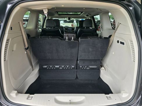 Used 2020 Chrysler Pacifica Limited FWD image 25