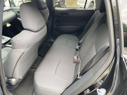 Used 2026 Toyota Corolla Cross LE FWD image 17