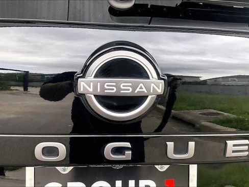Certified 2024 Nissan Rogue SV FWD image 30
