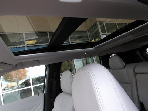 New 2025 Mitsubishi Outlander SEL image 17