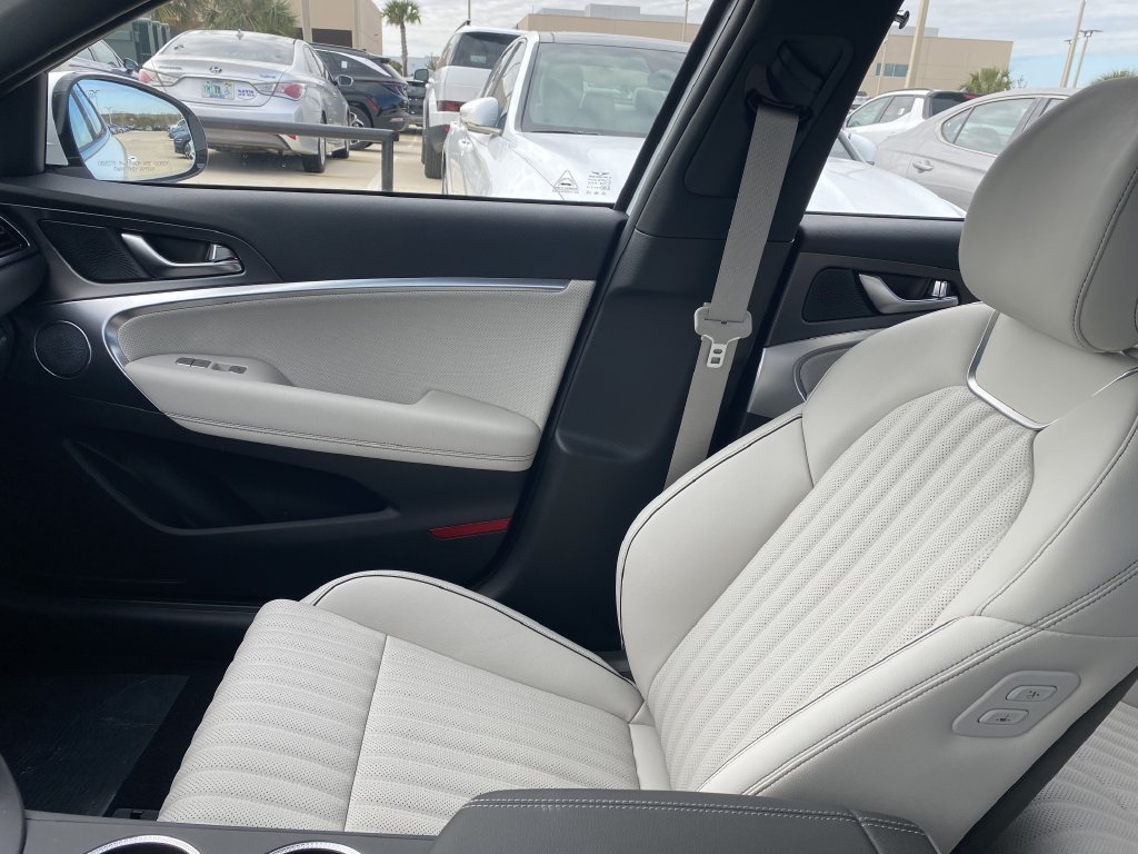 New 2025 Genesis G70 2.5T w/ Sport Prestige Package RWD image 21