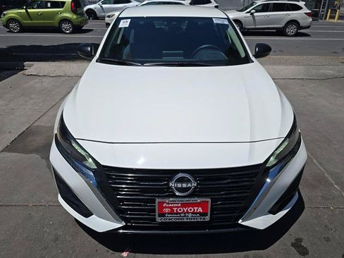 Used 2025 Nissan Altima 2.5 SV FWD image 9