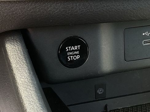 Used 2026 Nissan Rogue SL FWD image 22