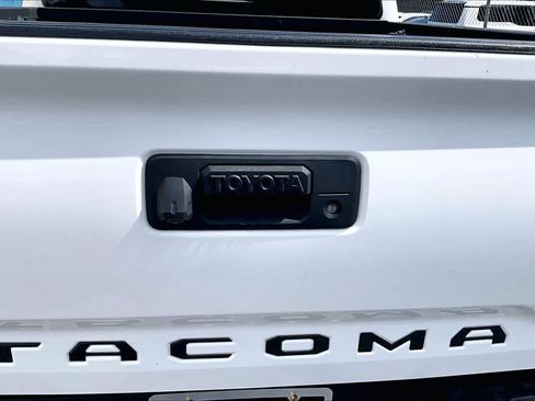 Used 2022 Toyota Tacoma SR5 w/ Technology Package RWD image 31