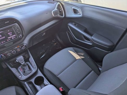 Used 2022 Kia Soul LX w/ Technology Package image 16