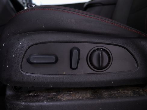 Used 2022 Chevrolet Equinox RS w/ Infotainment Package FWD image 17