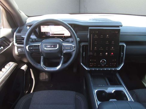 Used 2026 GMC Acadia Elevation FWD image 17