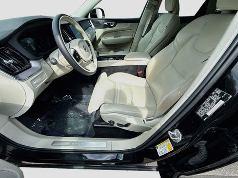 Used 2019 Volvo XC60 T5 Inscription w/ Protection Package AWD/4WD image 18