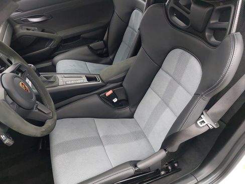 Certified 2025 Porsche 718 Cayman GT4 RS RWD image 5
