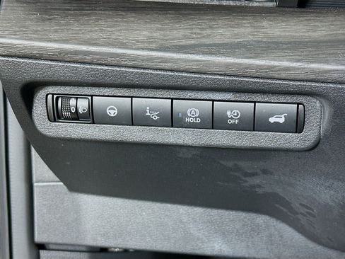 Used 2023 Nissan Ariya FWD image 17