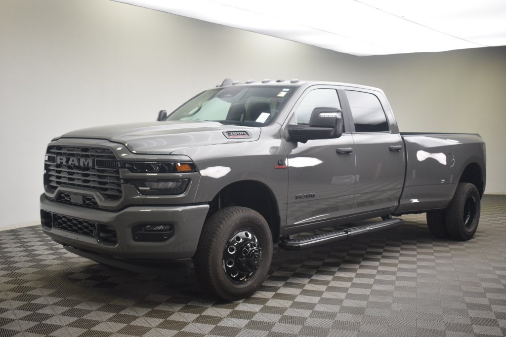 New 2026 RAM 3500 Big Horn AWD/4WD image 15