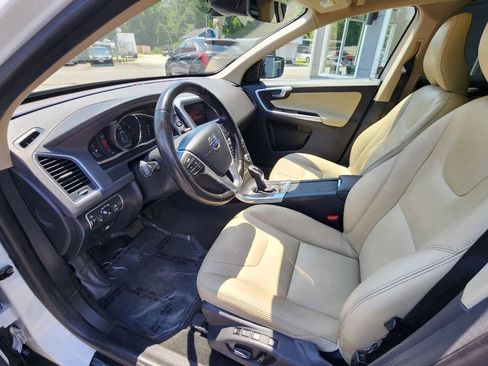 Used 2016 Volvo XC60 T6 w/ Protection Package AWD/4WD image 9