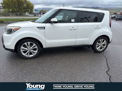 Used 2015 Kia Soul + FWD image 2