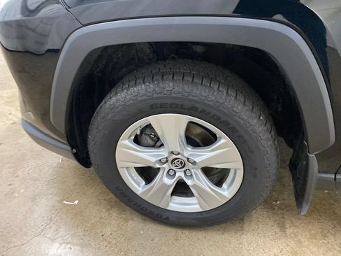 Used 2019 Toyota RAV4 XLE w/ Convenience Package AWD/4WD image 19