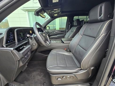 Used 2023 Cadillac Escalade Sport w/ LPO, ONYX Package image 10