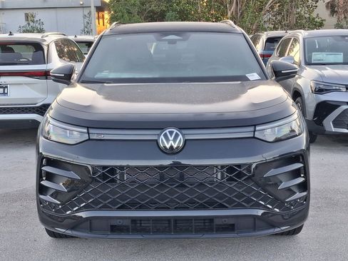 New 2026 Volkswagen Tiguan SE R-Line FWD image 2