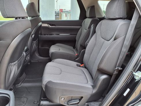 Used 2022 Hyundai Palisade SEL w/ Winter Package FWD image 17