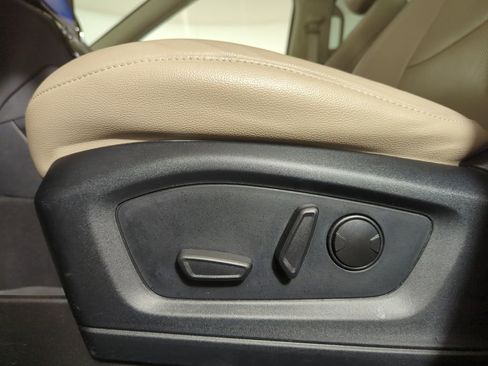 Used 2022 Ford Explorer Limited w/ Equipment Group 301A image 25