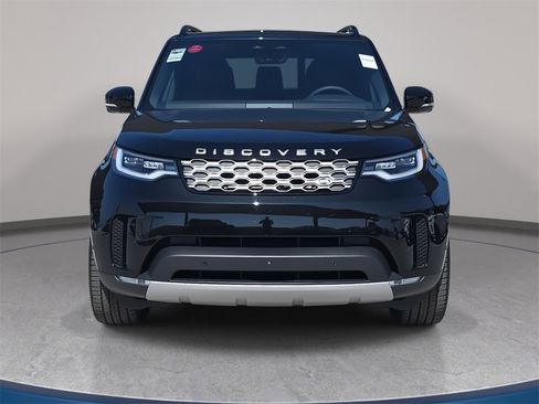 New 2025 Land Rover Discovery S image 2