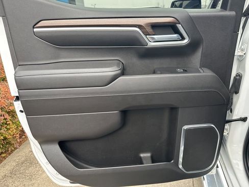 Used 2022 Chevrolet Silverado 1500 RST image 9