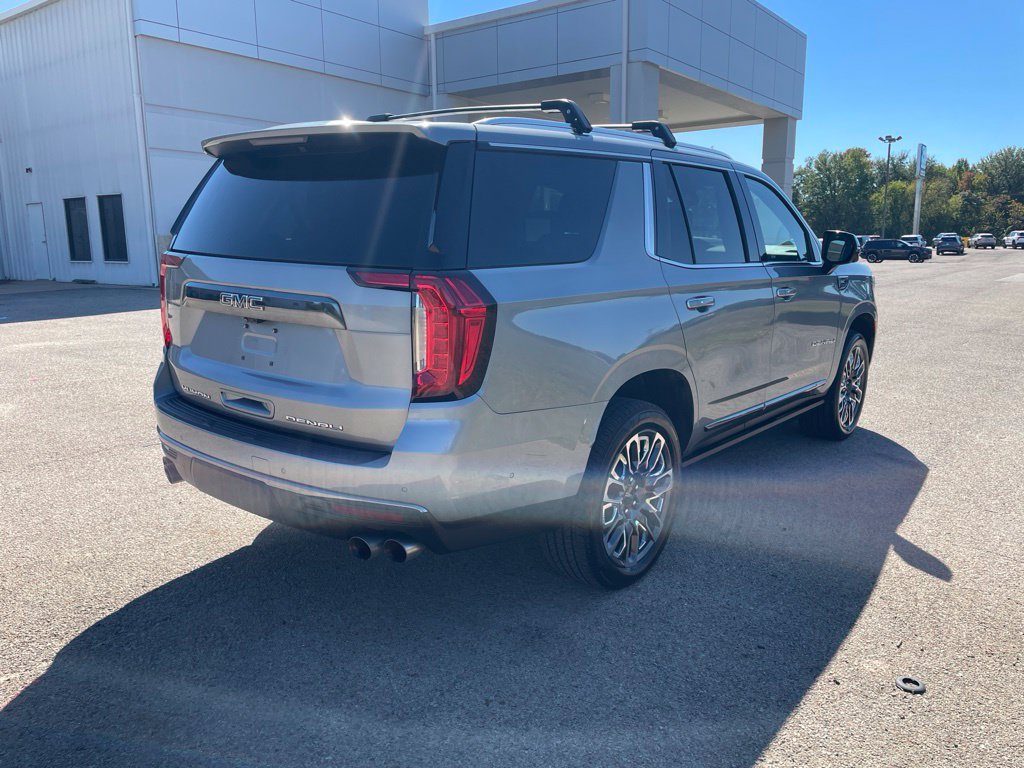 Used 2023 GMC Yukon Denali Ultimate AWD/4WD image 6