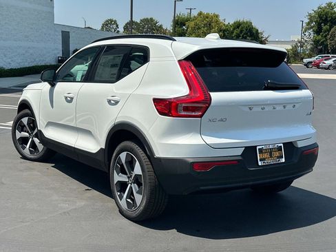 Certified 2026 Volvo XC40 B5 Plus w/ Protection Package Premier image 5