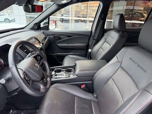 Used 2024 Honda Passport Black Edition image 12