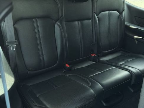 Used 2024 Jeep Wagoneer Series II w/ Flexible Seating Group AWD/4WD image 39