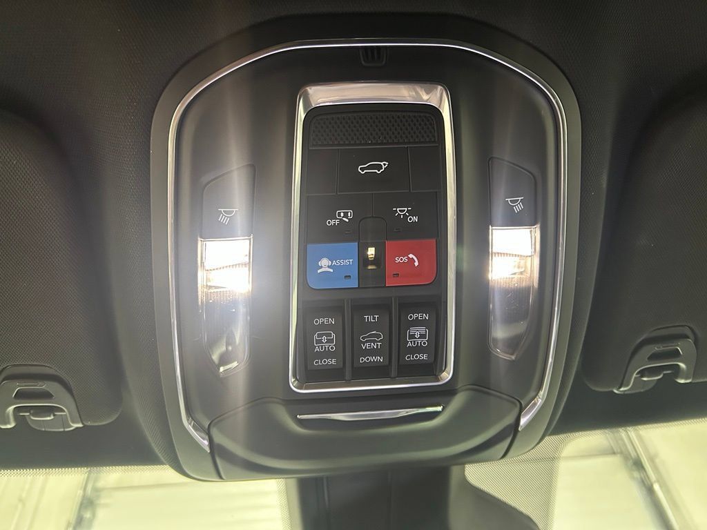 Used 2023 Jeep Wagoneer Series II AWD/4WD image 24