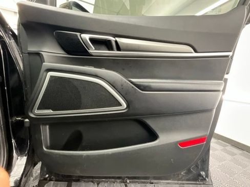 Used 2022 Kia Telluride LX AWD/4WD image 18