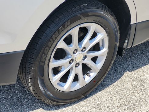 Used 2020 Chevrolet Equinox LS w/ LS Convenience Package image 7