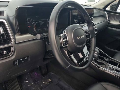 Certified 2022 Kia Sorento SX image 17