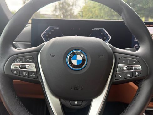 Used 2023 BMW i4 eDrive35 RWD image 29