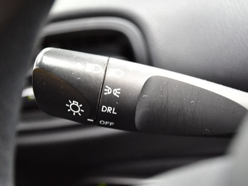 Used 2022 Toyota Prius LE image 32