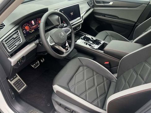 New 2026 Volkswagen Atlas Peak Edition AWD/4WD image 12